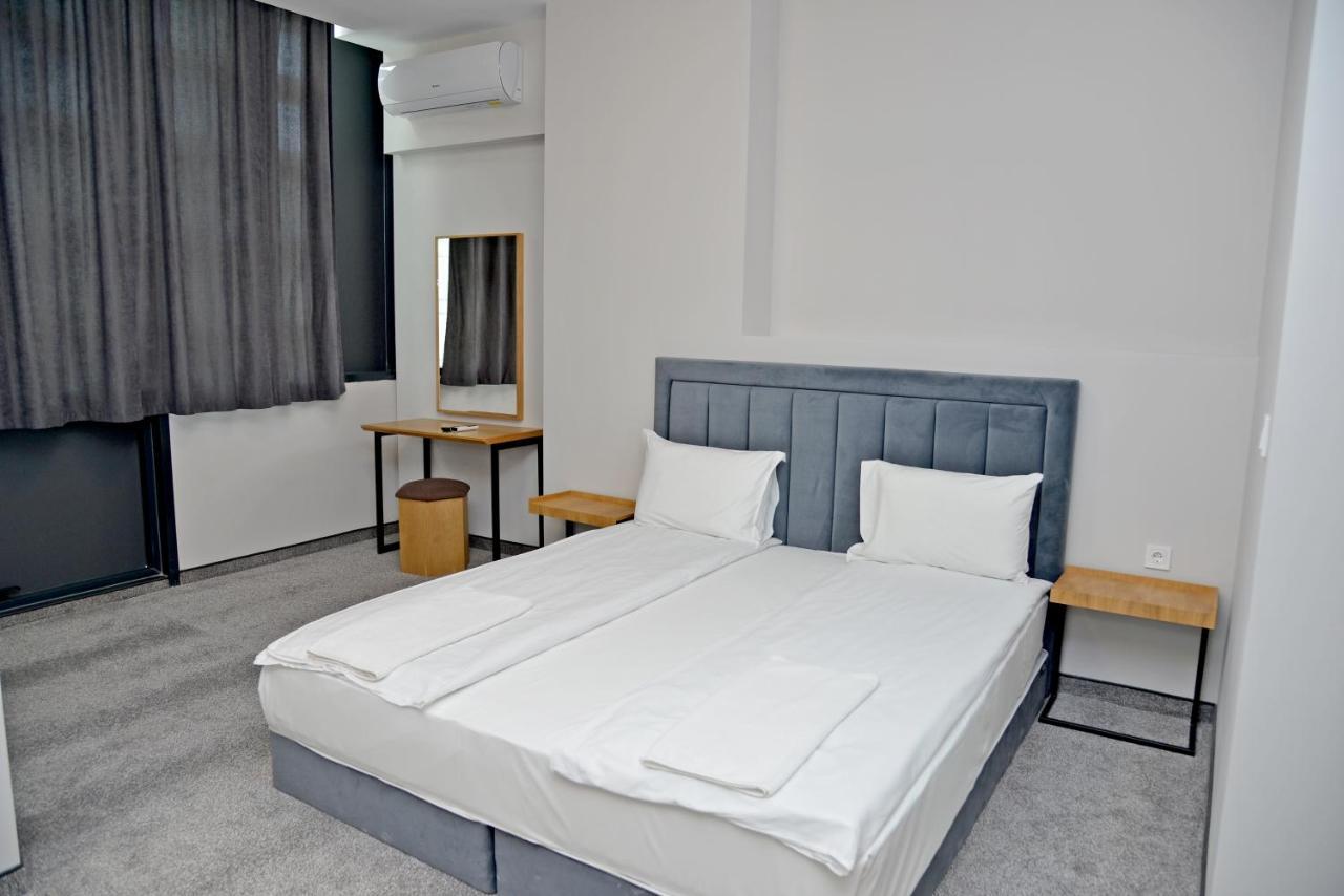 Hotel Ricas Сливен Екстериор снимка