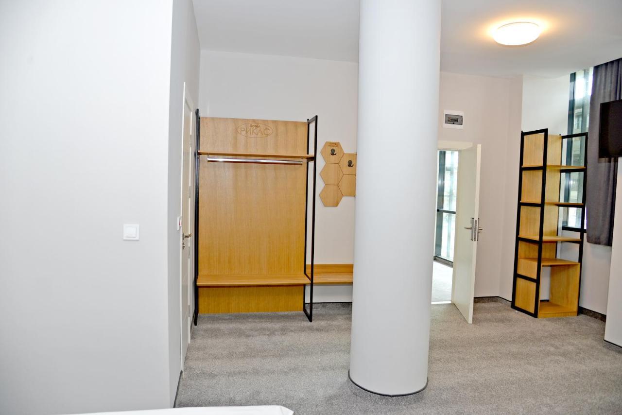 Hotel Ricas Сливен Екстериор снимка